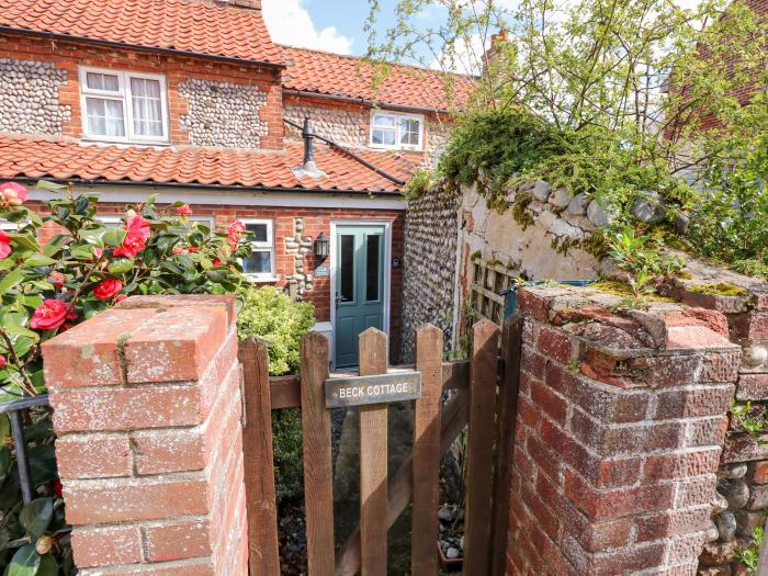 Beck Cottage in Sheringham, Norfolk. Characterful home, ideal for a couple, near amenities and beach