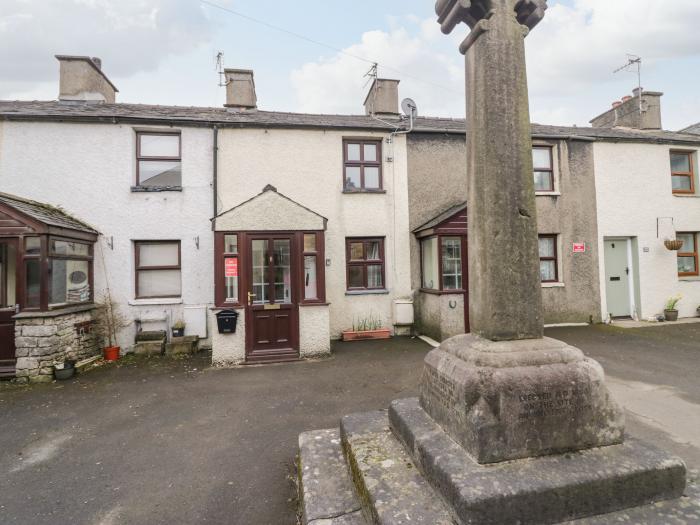 Daffodil Cottage in Flookburgh, Cumbria,Smart TV, woodburning stove, open-plan and ideal for couples