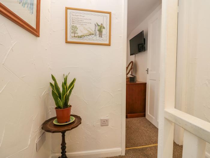 Daffodil Cottage in Flookburgh, Cumbria,Smart TV, woodburning stove, open-plan and ideal for couples