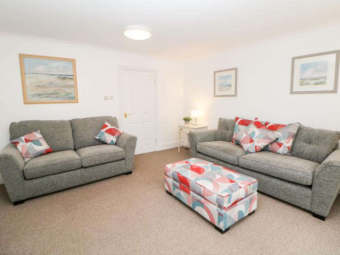 Garden Apartment, is in Buxton, Derbyshire. Lower-ground-floor apartment, near National Park. 2 bed.