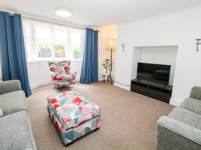 Garden Apartment, is in Buxton, Derbyshire. Lower-ground-floor apartment, near National Park. 2 bed.