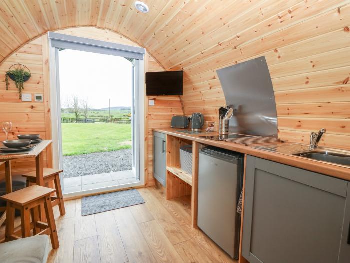 Nebo Pod by Amlwch, Anglesey. Studio-style open-plan living, Smart TV, pet-free, set on working farm