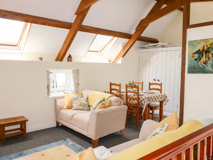 Higher Norton Barn, near East Allington, Devon. Off-road parking. Close to a pub. Pet-friendly. WiFi