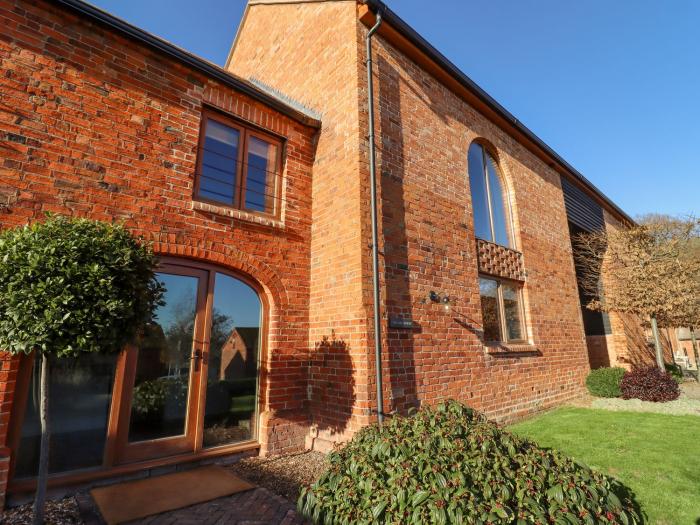 The Millhouse, near Welland, Worcestershire, Malvern Hills Area of Outstanding Natural Beauty. 4bed.