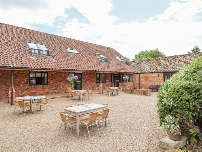 The Grange Cottage 1 in Ashby-cum-Fenby near Waltham, Lincolnshire. Hot tub. Near an AONB. Open plan