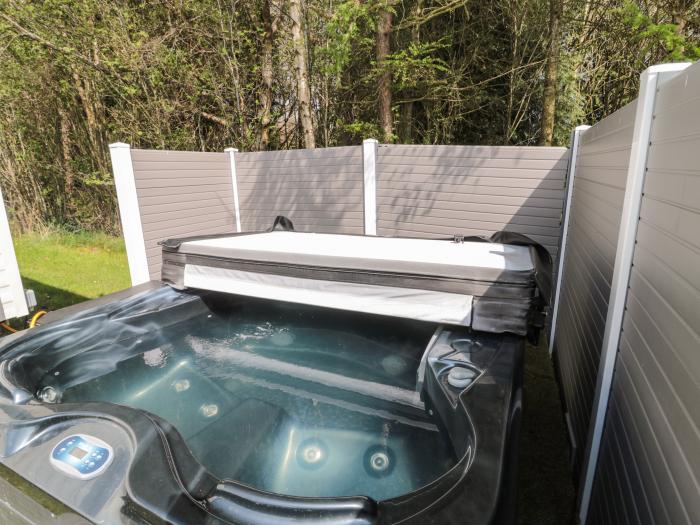 Moon Stone in Swarland near West Thirston, Northumberland. Hot tub. Parking. Smart TV. Pet-friendly.