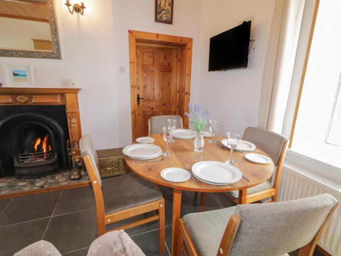 Cooladerry Cottage is in Cooladerry Mountain near Portsalon, County Donegal. Off-road parking. 3bed.