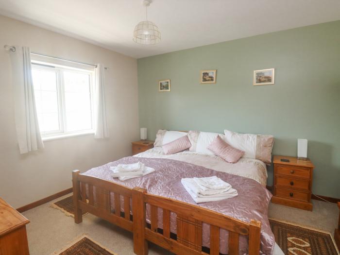 Stags Cottage, Bottreaux Mill near South Molton, Devon. Near a National Park. Private parking. 2 bed