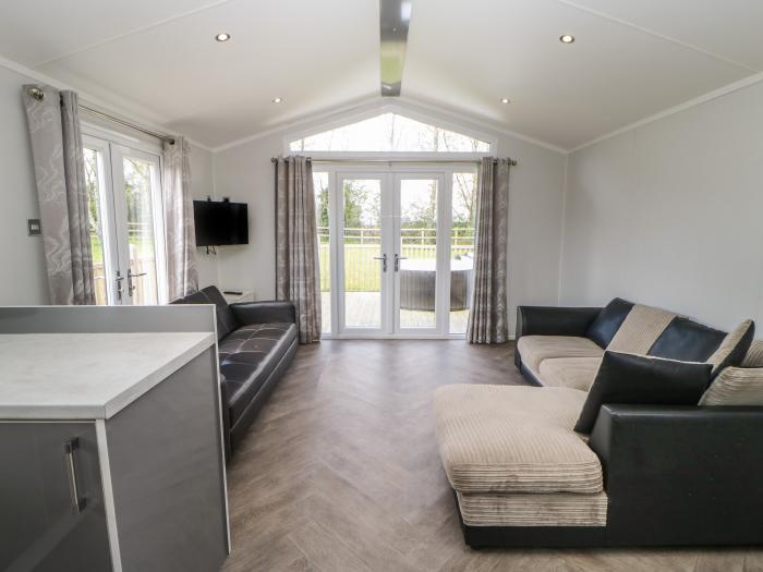 Swaledale Large Pod in Hutton Rudby, Yorkshire, off-road parking, hot tub, single-storey