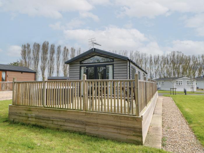 Swaledale Large Pod in Hutton Rudby, Yorkshire, off-road parking, hot tub, single-storey