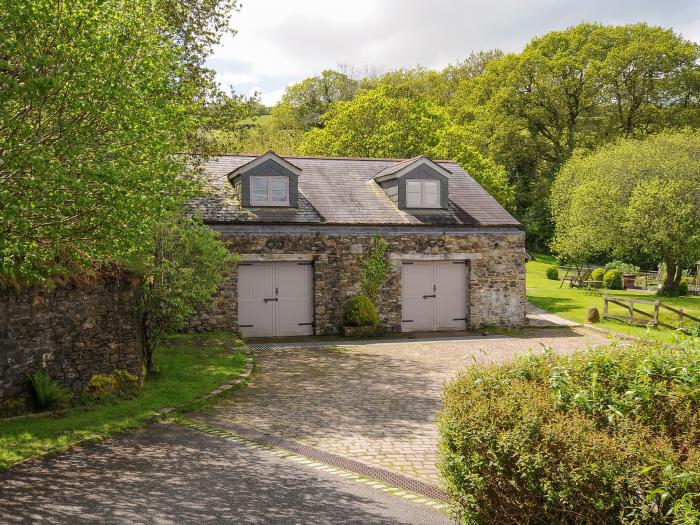 Sherwell Farm Annex in Sherwell near Drakewalls, Cornwall, off-road parking, countryside, in an AONB