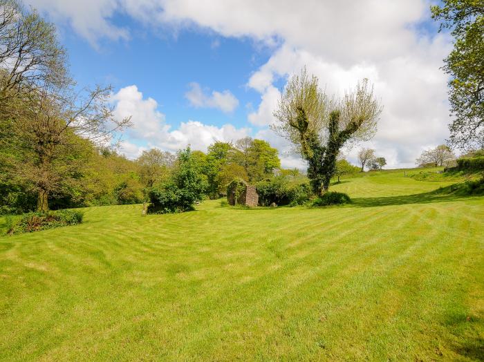 Sherwell Farm Annex in Sherwell near Drakewalls, Cornwall, off-road parking, countryside, in an AONB