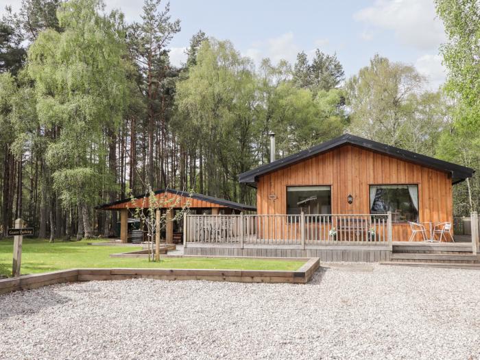 Lovat Highland Bothy in Beauly, Highlands. Open-plan living. Ideal for couples. Covered outdoor area