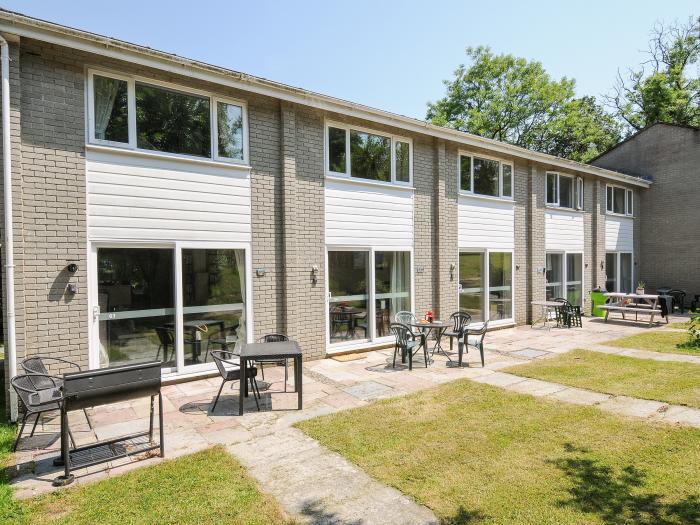 64 is in St Columb Road Cornwall. Off-road parking. On-site facilities. Close to amenities. Smart TV