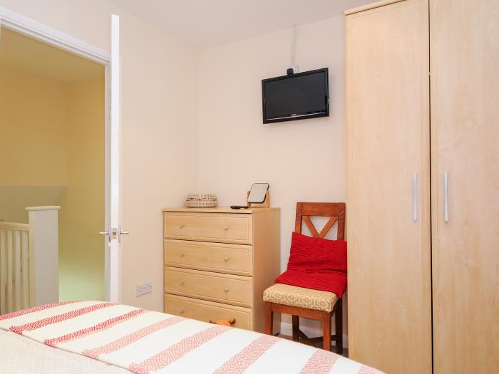 64 is in St Columb Road Cornwall. Off-road parking. On-site facilities. Close to amenities. Smart TV