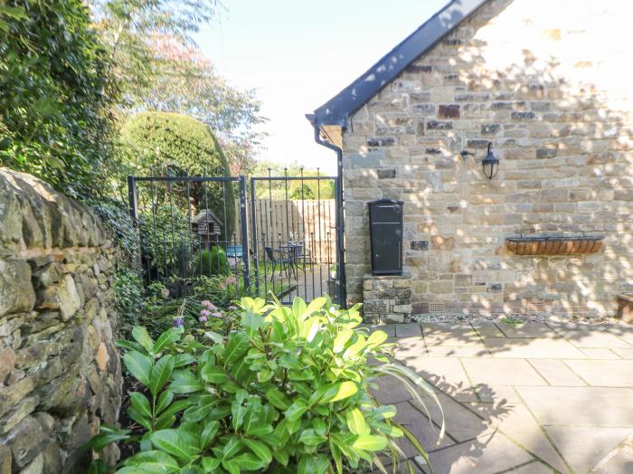 Causeway Hideaway, Dore, South Yorkshire. One-bedroom annexe, ideal for a couple. Near National Park