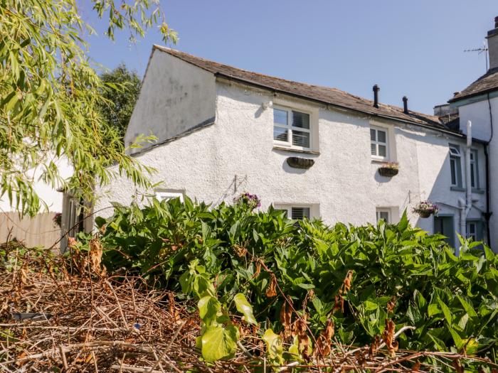 The Annexe, Kirkby-in-Furness, Cumbria. Beautiful views. Smart TV. Near National Park. Two bedrooms.