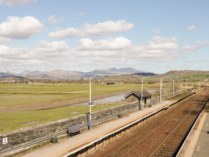 The Annexe, Kirkby-in-Furness, Cumbria. Beautiful views. Smart TV. Near National Park. Two bedrooms.