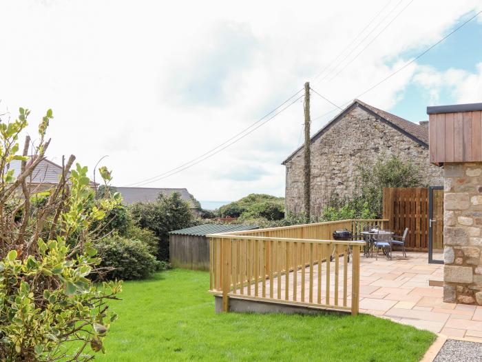 Barn Renovation, Lower Kenneggy near Praa Sands, Cornwall. Garden. Smart TV. Open-plan. WiFi. Games.