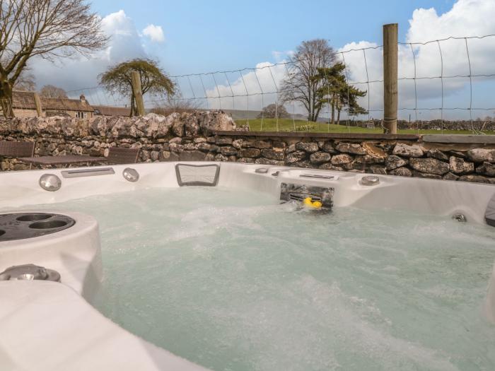The Folly, Threshfield, North Yorkshire, hot tub, private patio, pretty views, countryside, parking
