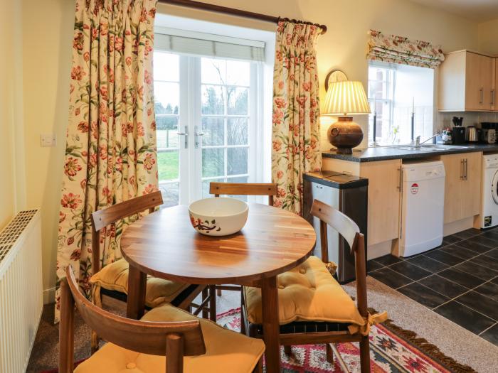 The Stables, Dalswinton, Dumfries and Galloway. One-bedroom cottage, ideal for couples. Countryside.