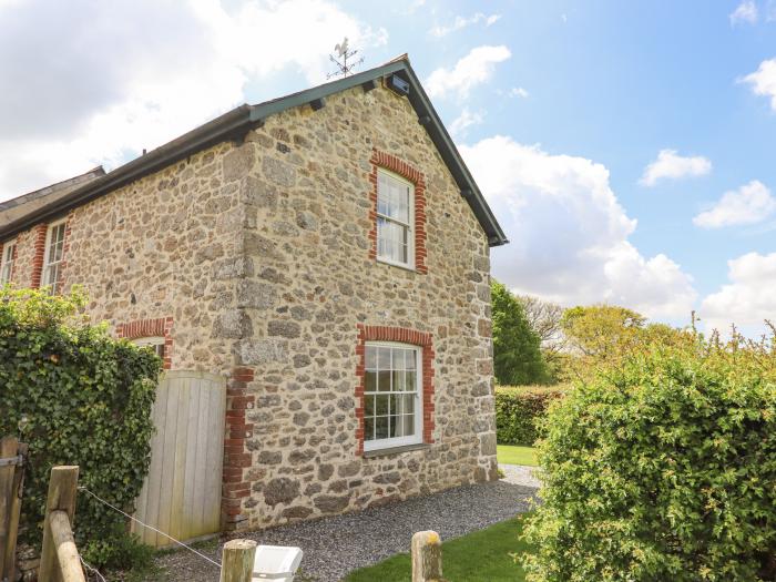 Monks Cottage is in Chagford, Devon. A romantic dwelling, with countryside views & in National Park.