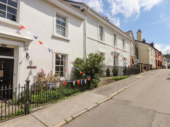 Monks Cottage is in Chagford, Devon. A romantic dwelling, with countryside views & in National Park.