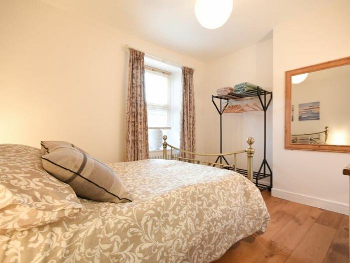 The Loft (Amble), Amble, Northumberland. One bedroom. Ideal for couples. Coastal setting. Dishwasher
