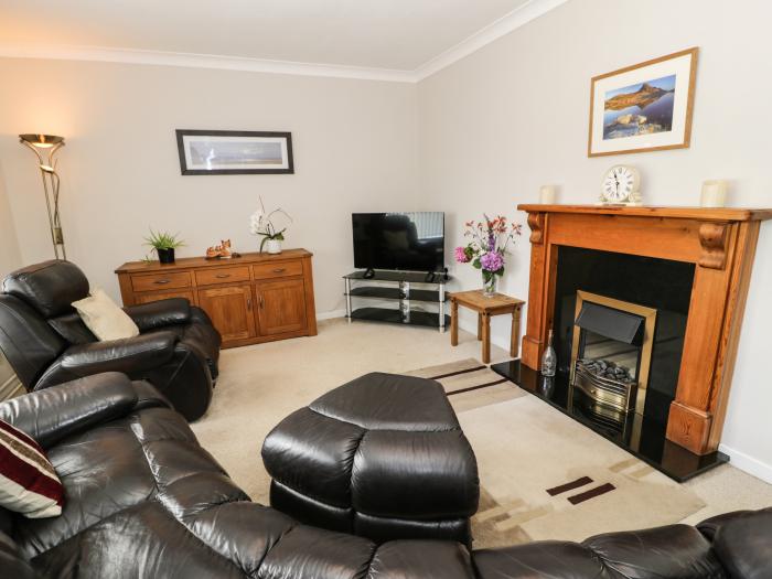 24 Dolithel in Bryncrug, Tywyn, Gwynedd. Smart TV. In a National Park. Off-road parking. North Wales