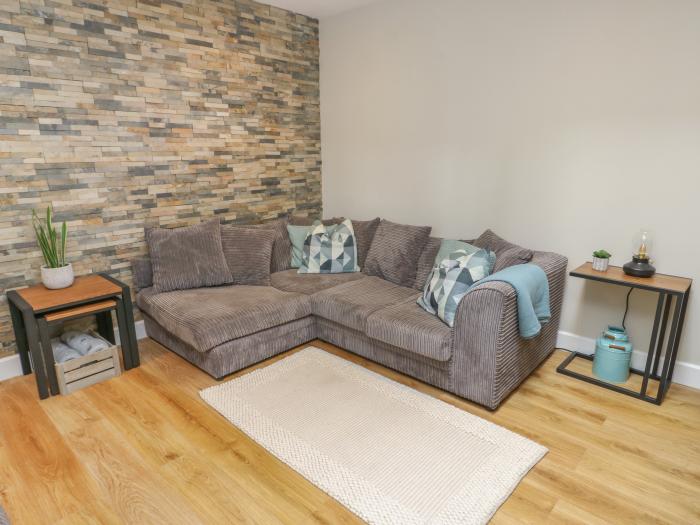 Fir Tree Cottage, Llanrug, Gwynedd. Pet-friendly. Open-plan. Close to a shop, a pub and a river.