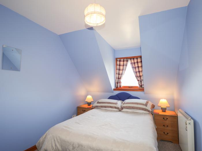 Balnabodach near to Inverness, Scottish Highlands. Pet-friendly. Enclosed garden and three bedrooms.