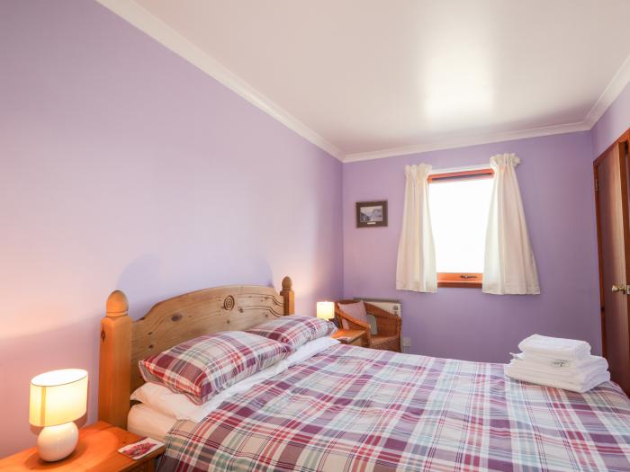 Balnabodach near to Inverness, Scottish Highlands. Pet-friendly. Enclosed garden and three bedrooms.