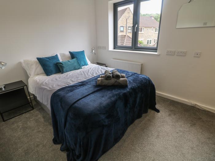 8 Abbey Lane Dell, Sheffield, South Yorkshire. Near National Park. Smart TV. Off-road parking. Dogs.