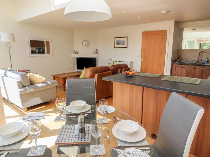 Ash Meadows, Kirkby Lonsdale, Cumbria. Near a National Park. Bedroom with Smart TV. Off-road parking