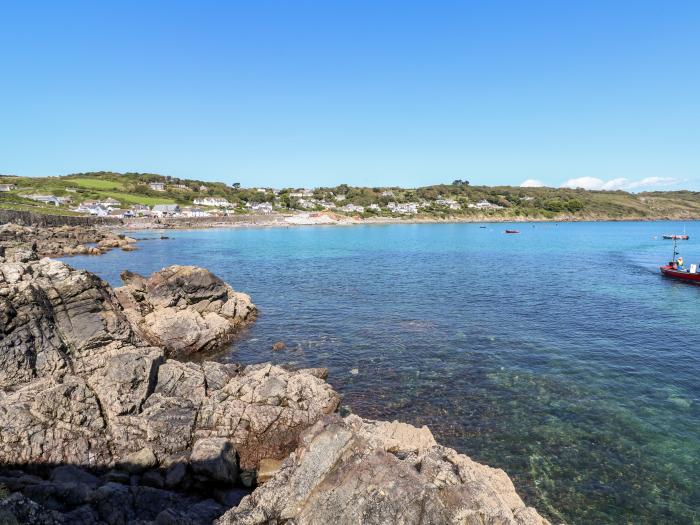 The Mariners in Coverack, Cornwall. Two-bedroom, reverse-level home, enjoying sea views. Near beach.