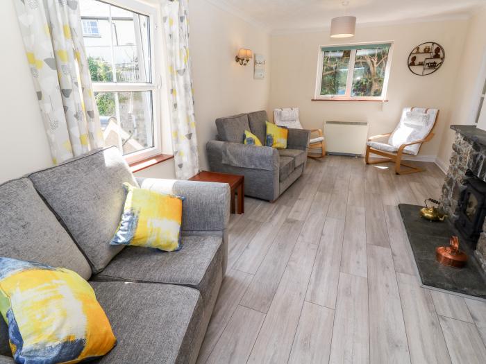 The Mariners in Coverack, Cornwall. Two-bedroom, reverse-level home, enjoying sea views. Near beach.