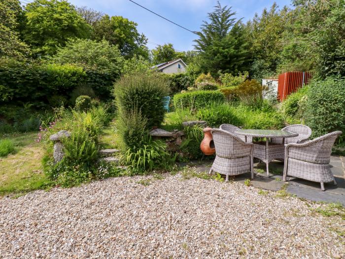 Pixie Nook, Warleggan near St Neot, Cornwall. One bedroom. Romantic. Hot tub. Woodburner. Character.