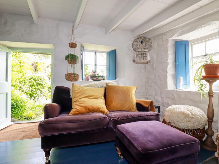 Pixie Nook, Warleggan near St Neot, Cornwall. One bedroom. Romantic. Hot tub. Woodburner. Character.