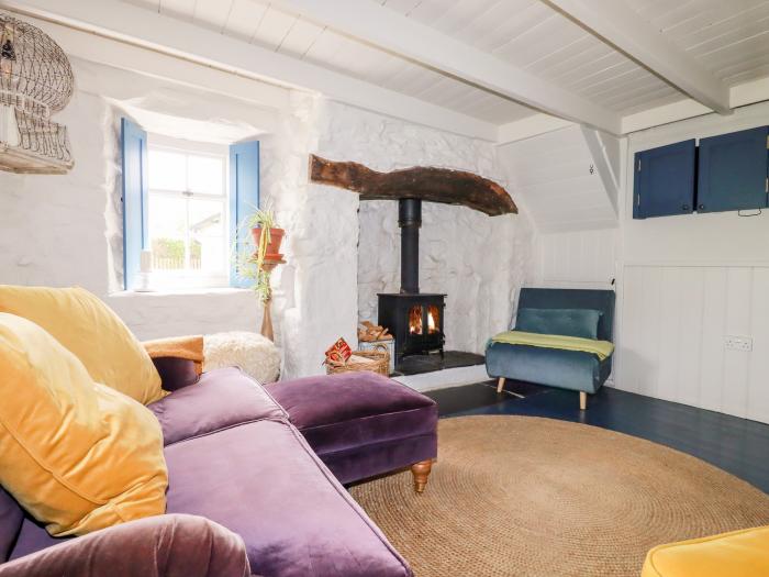 Pixie Nook, Warleggan near St Neot, Cornwall. One bedroom. Romantic. Hot tub. Woodburner. Character.