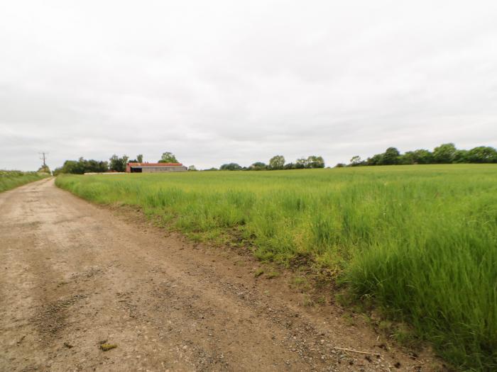 Mordon Moor Cottage, Sedgefield, County Durham. Rural location. Garden. Off-road parking. Woodburner