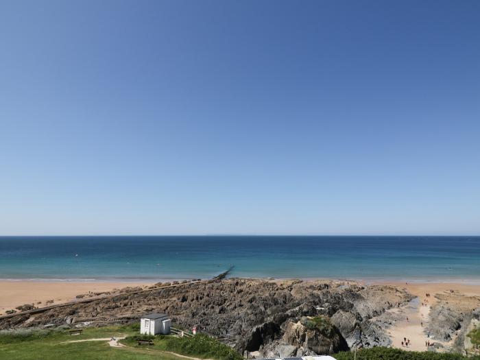 Morte View, Woolacombe, Devon. Beach views from balcony. Couple's retreat. Off-road parking. WiFi TV