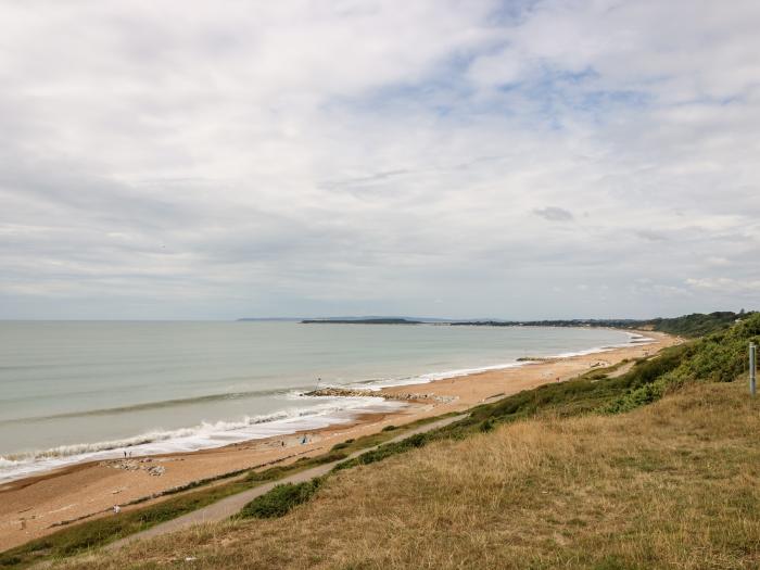 Foxglove Cottage, Christchurch, Dorset. Close to amenities and beach. Near New Forest National Park.