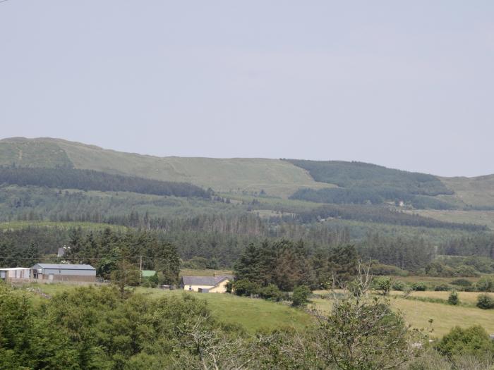 The Ring Fort Lodge nr Glenties, County Donegal. Single-storey annexe, ideal for a couple. Stylish.