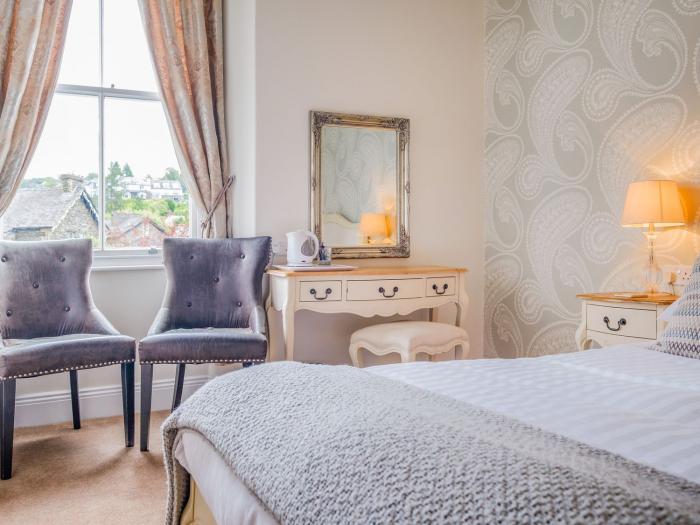 Rosemount Boutique, Windermere, Cumbria. Grand townhouse. En-suite bedrooms. Woodburning stove. WiFi