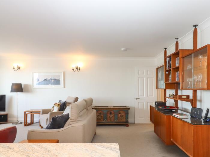 14 Burgh Island Causeway, Bigbury-On-Sea. First-floor apartment. Stunning sea and beach views. WiFi.