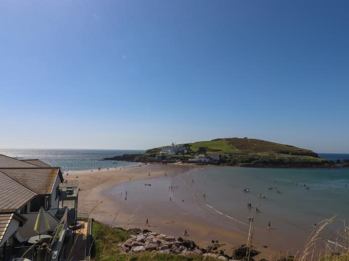 14 Burgh Island Causeway, Bigbury-On-Sea. First-floor apartment. Stunning sea and beach views. WiFi.