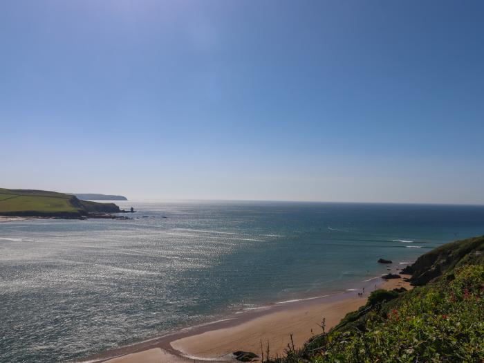 14 Burgh Island Causeway, Bigbury-On-Sea. First-floor apartment. Stunning sea and beach views. WiFi.