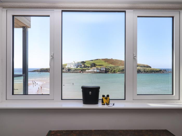 14 Burgh Island Causeway, Bigbury-On-Sea. First-floor apartment. Stunning sea and beach views. WiFi.