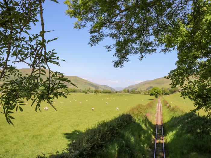 Swn y Nant, Tywyn, Gwynedd, North Wales. Smart TV. Open-plan. In Snowdonia National Park. Sleeps six