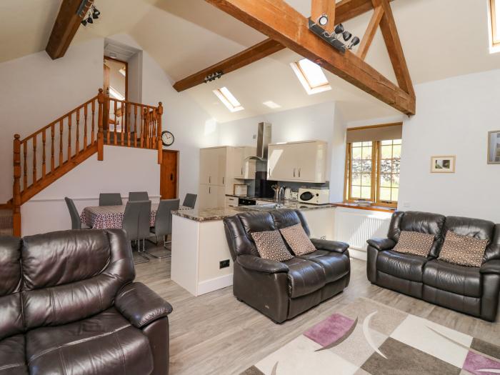 Swn y Nant, Tywyn, Gwynedd, North Wales. Smart TV. Open-plan. In Snowdonia National Park. Sleeps six